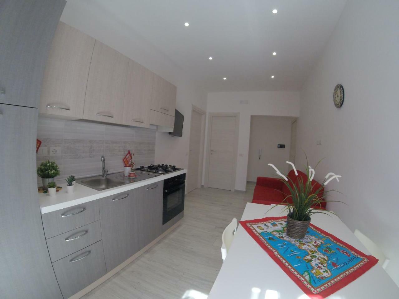 Oudeis Holidays Apartments โตรเปอา ภายนอก รูปภาพ